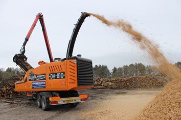 The Doppstadt DH810 precision chipper in action